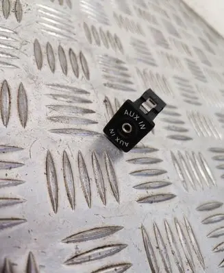 Volkswagen Golf VI AUX in-socket connector 5M0035724