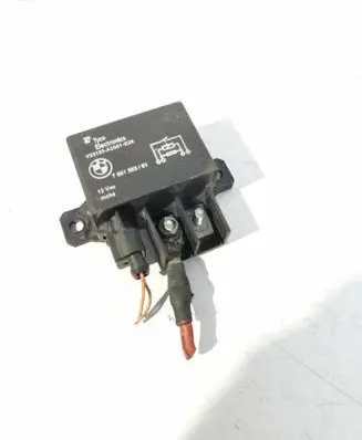 BMW X6 E71 Coolant fan relay 7661503 23324201326