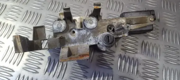 Renault Safrane Tailgate exterior lock 