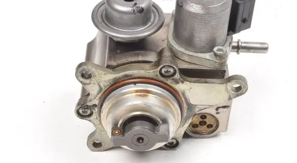 Peugeot 5008 Fuel injection high pressure pump 9819938480