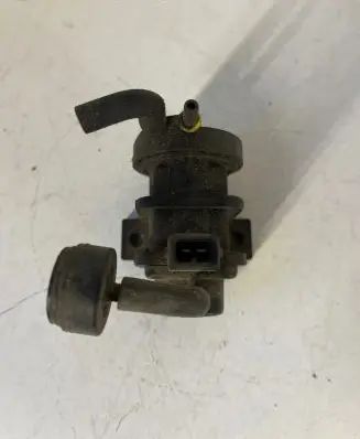 Volkswagen PASSAT B5 Turbo solenoid valve 4522371 4715396