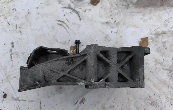 Opel Vivaro Other engine bay part