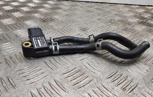Infiniti Q70 Y51 Exhaust gas pressure sensor A6429050100 140901T0108E