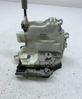 Audi A4 S4 B9 Rear door lock 8X0839015E