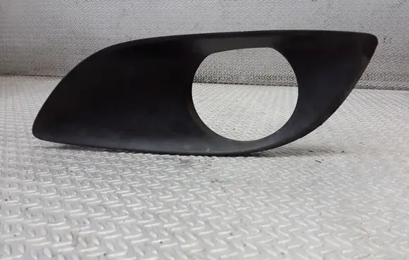 Toyota Yaris Front bumper lower grill 814820D110