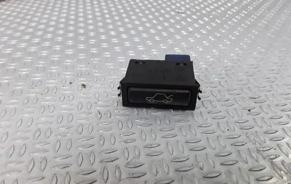 Tailgate opening switch