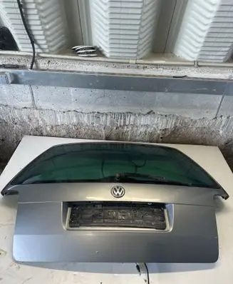 Volkswagen PASSAT B5 Tailgate/trunk/boot lid