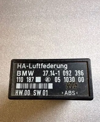 BMW 5 E39 Suspension control unit/module 37141092396 110187