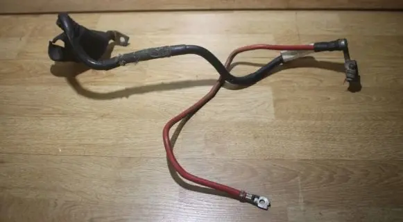 Volkswagen PASSAT B6 Positive cable (battery) 1K0971228M
