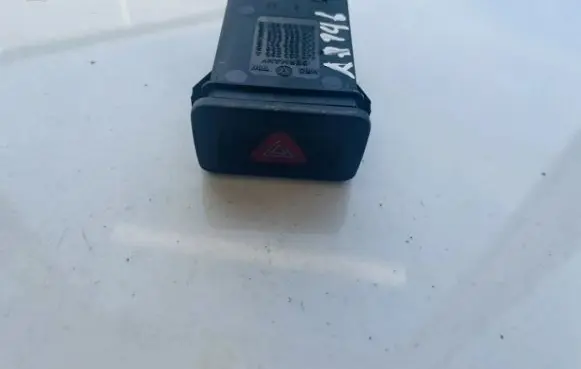 KIA Carens II Hazard light switch 1j0953235a 1j0953235b