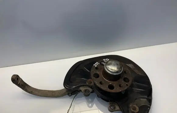 Mercedes-Benz E W211 Front wheel hub A2113306520 2113306520