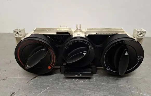 Audi A4 S4 B5 8D Climate control unit 8L0819045A