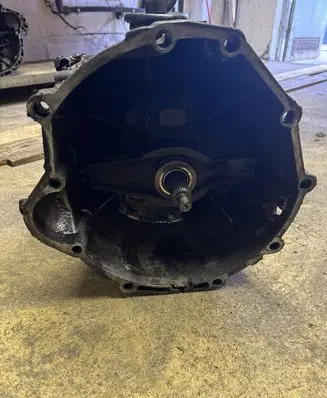 Volkswagen II LT Manual 5 speed gearbox 000300043