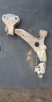 Volvo V40 Front lower control arm/wishbone