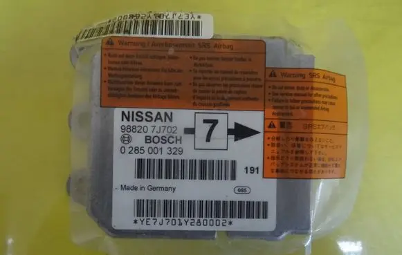Nissan Primera Airbag control unit/module 988207J702 0285001329