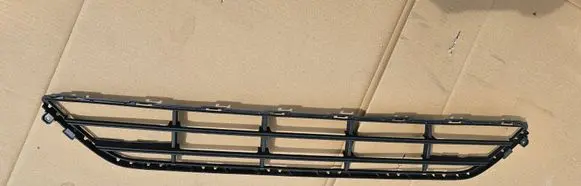 Volvo XC90 Front bumper lower grill 31353373