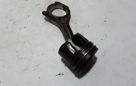 Land Rover Range Rover L405 Piston with connecting rod DA1635