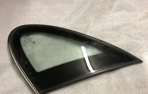 Opel Vectra B Rear side window 90464370