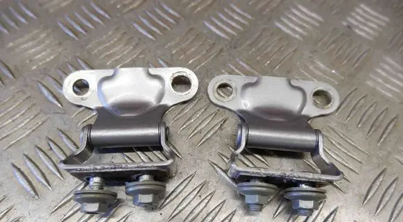 Toyota C-HR I Tailgate/trunk/boot hinge 68810F4010