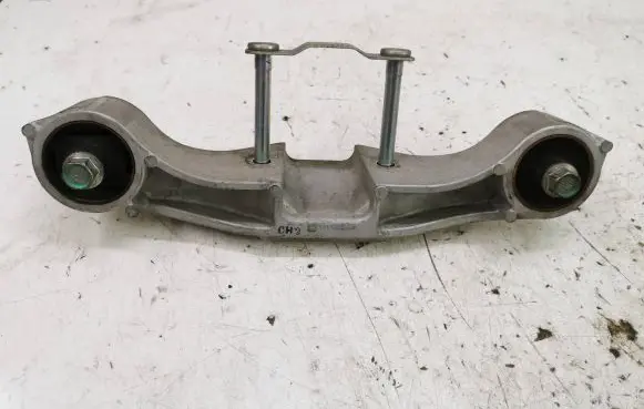 Subaru Impreza V Rear differential/diff mount bracket 1911053070