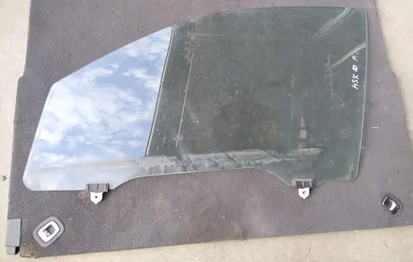 Mitsubishi ASX Front door window glass four-door