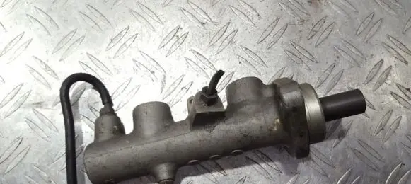 Toyota Camry Master brake cylinder