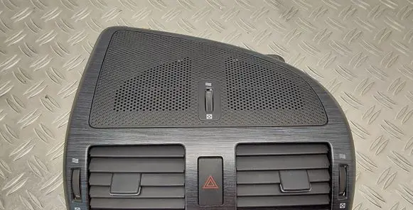 Toyota Avensis T270 Dash center air vent grill 5567005090 5567005110