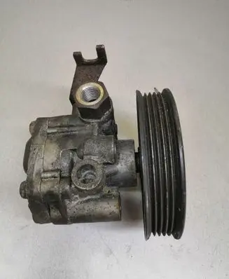 KIA Carnival Power steering pump 23044