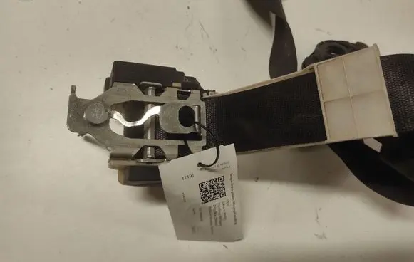 Opel Zafira A Rear seatbelt 33004615