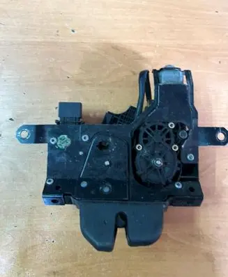 Volkswagen Phaeton Tailgate/trunk/boot lift motor 0390201966