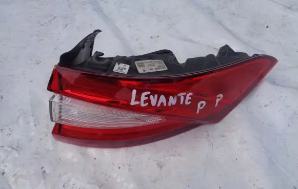 Maserati Levante Rear/tail lights