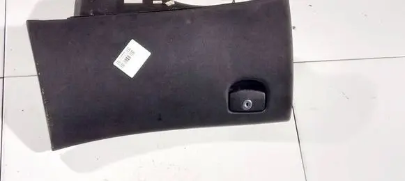Glove box