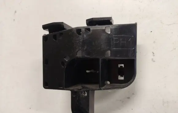 Nissan Leaf II (ZE1) Rear bumper corner part panel trim 