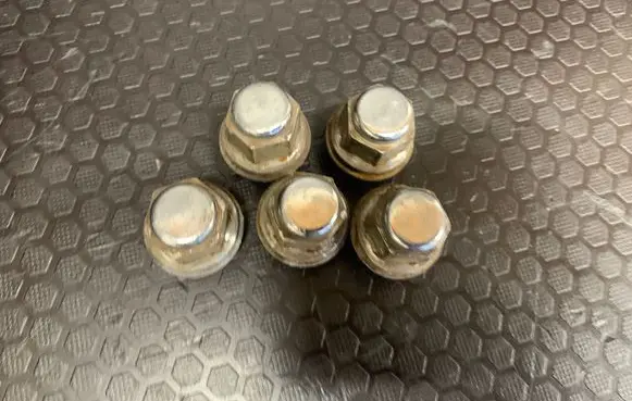 Lexus IS 220D-250-350 Nuts/bolts 