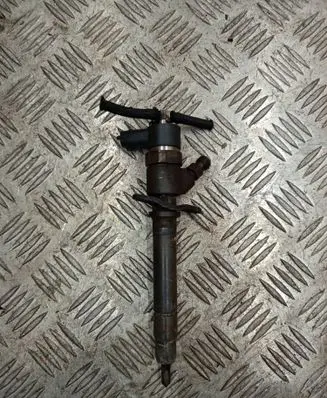 Fuel injector