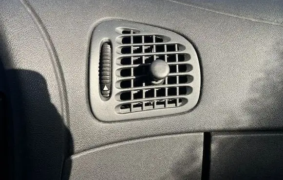 Saab 9-5 Dash center air vent grill 