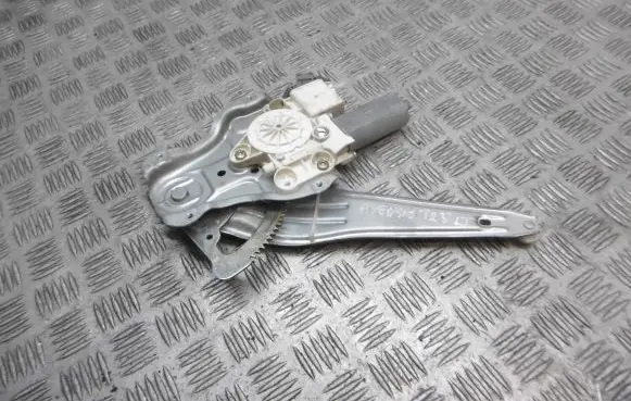 Toyota Avensis T220 Front door electric window regulator 69840-05100