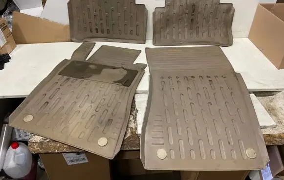 Mercedes-Benz E W211 Car floor mat set B66680177