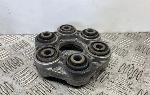BMW 5 F10 F11 Rear prop shaft donut coupling/joint 7605629