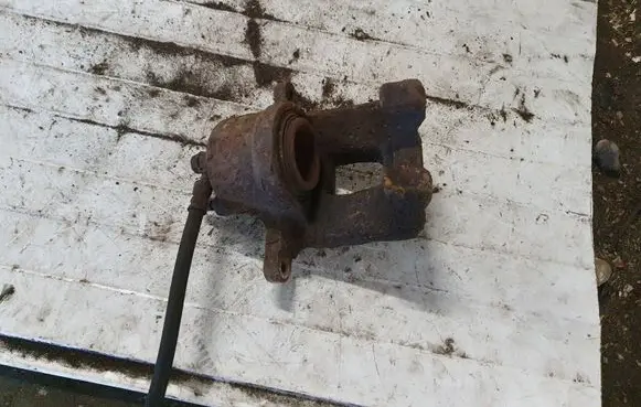 Toyota Corolla Verso E121 Front brake caliper NOCODE