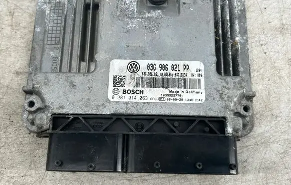 Volkswagen Golf V Engine control unit/module 03G906021PP 03G906021AN 0281014063