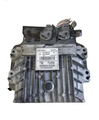 Renault Megane III Engine control unit/module 237100121R 237100425R