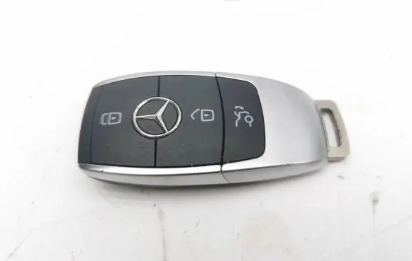Mercedes-Benz EQA Ignition key/card 