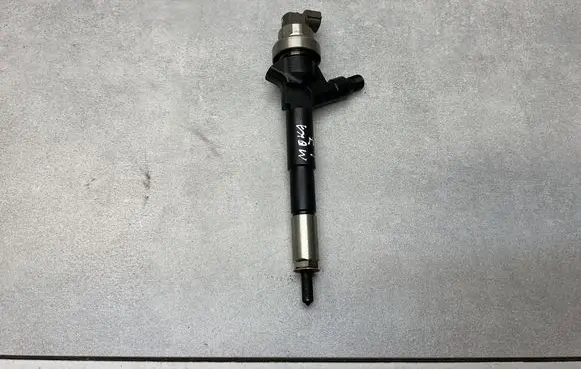 Fuel injector