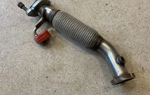 Hyundai Kona I Muffler pipe connector clamp 