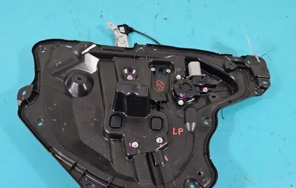 Mazda 3 III Front door window regulator with motor IMPRK1383374