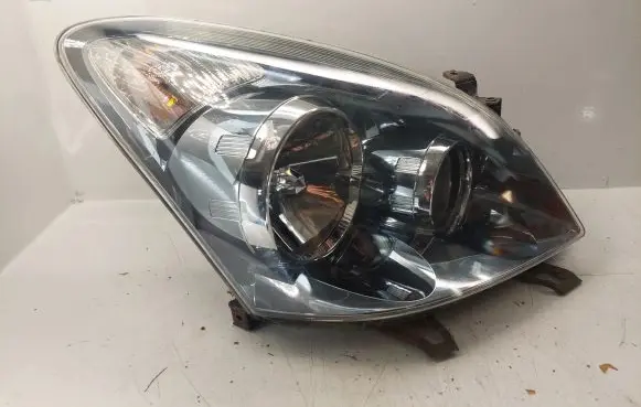 Toyota Corolla Verso AR10 Headlight/headlamp 811300F080