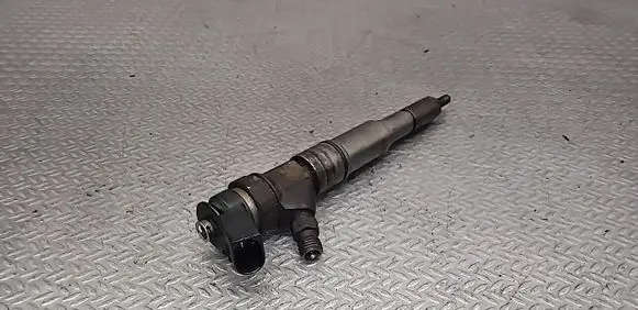 BMW 7 E65 E66 Fuel injector 7789661 0445110131
