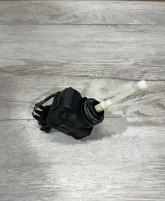 BMW 3 E36 Headlight level adjustment motor 8363925 BMW6716