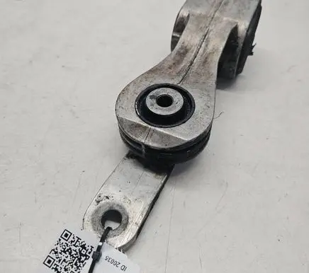 Engine mount bracket